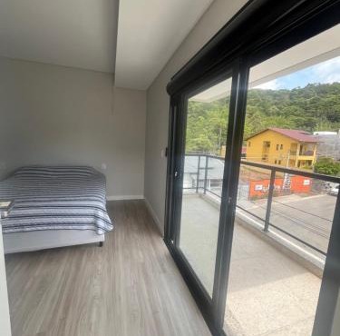 Alugo casa perfeita há 4km da Praia Central de Balneário Camboriú