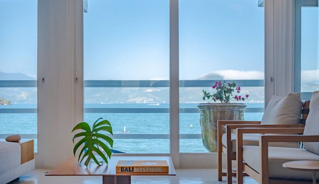 Angra - Mombaça | Mansão Espetacular Beira-Mar, 7 Suites - por Casapē Rio