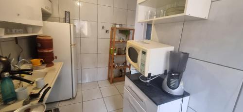 Apê simples, completo e bem localizado!