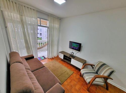 Ap 02 dorms - Enseada - com sacada, Ar-Cond, Wi-Fi, 01 vaga, Lado Praia