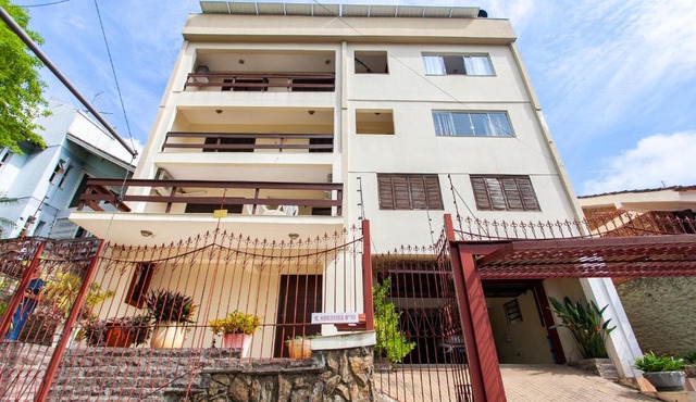 Apartamento 127m2 um por andar em bairro nobre