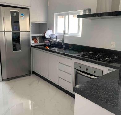 Apartamento 3 suítes a 100m do mar