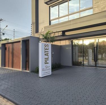 Apartamento com 1 quarto com 3 camas solt loc Show Safra