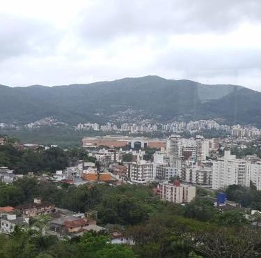 Apartamento com 2 quartos e vista Panorâmica prox UFSC