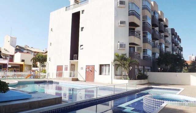 Apartamento com Vista do Mar em Residencial com Piscina