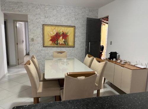 Apartamento grande 900m do centro