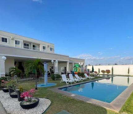 Apartamento térreo em condomínio 24 hrs