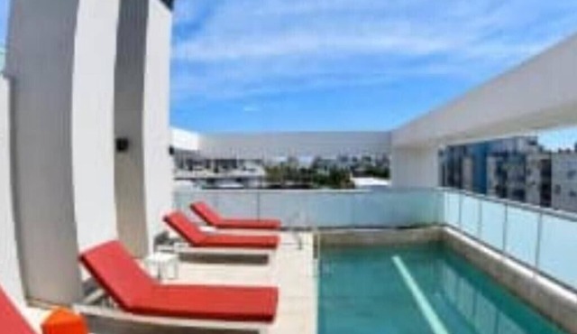 Apartment in an upscale tower with amenities