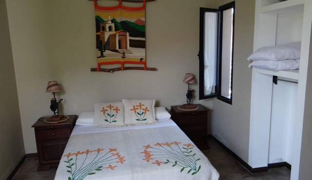 Apartment with swimming pool, rural area, mountain view, only 1 km from downtown