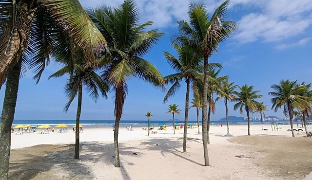 Apto Térreo - 40m Praia da Enseada - Guarujá