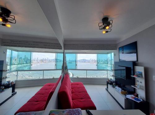 Apto top, a melhor vista de Balneário Camboriú! in Balneário Camboriú