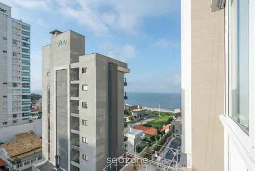 Apts in Building w/Pool 100 m from the Beach - LTT