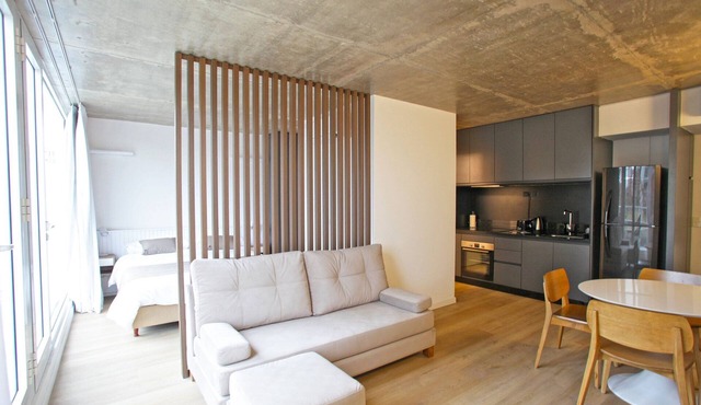 Your Temporary Home in the City: Comfortable and Central Apartment