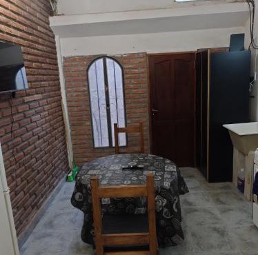 Departamento Zona Centro Ubicado A 1 Cuadra De La Terminal De Ómnibus con Cochera Techada