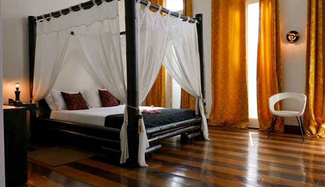 Aram Yami Hotel