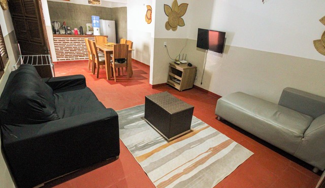 Azul House - Cozy on Broadway Just Steps from the Beach