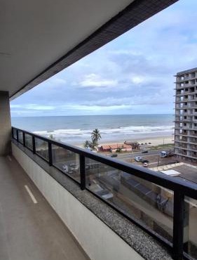 Beachfront 2quanrtos with 1 suite Furnished and complete