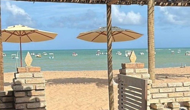 Beachfront House with Pool and Barbecue in Japaratinga in Japaratinga