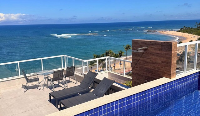 Beachfront Studio in Piatã | Incredible View, Wi-Fi, Smart TV and Garage