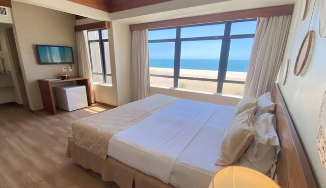 Blue Horizon Escape | Pool & Breakfast | 0.8 mi to Ponte dos Ingleses in Fortaleza