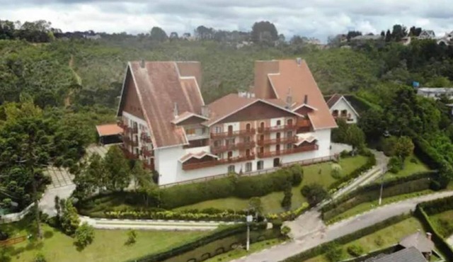 Apartamento Duplex Alto do Capivari in Colinas Capivari Campos do Jordão