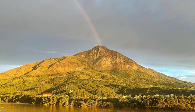 Flat with views of Rio Doce and Pico da Ibituruna, we accept pets.
