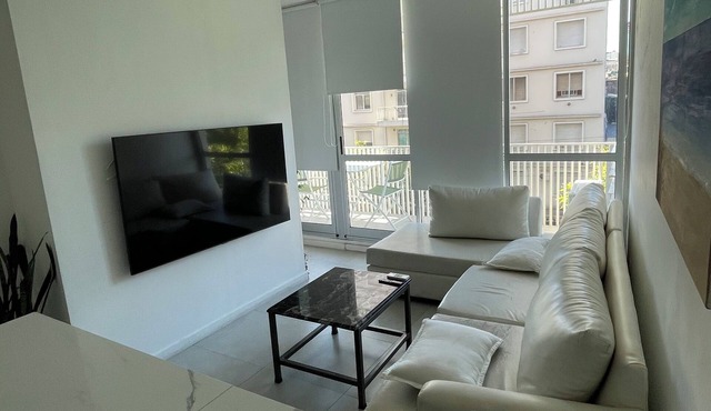 Bright and new apartment in a new building SAN TELMO