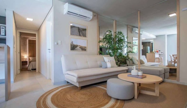 Business Apt, Workspace, Pool & Gym, Near Malls