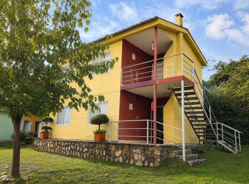 Cabaa del Sol Upper Floor 2 Bedroom Cabin for 6 Guests