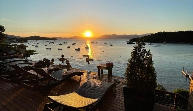 Caixa D'aço Exclusive Hotel in Porto Belo