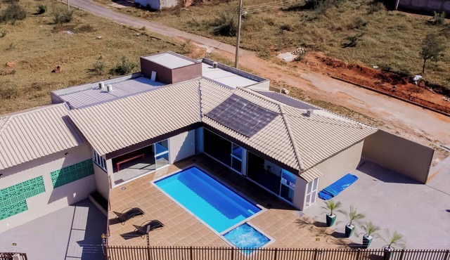 Casa à beira do Lago Corumbá, com uma vista incrível