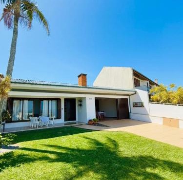 Casa à beira mar na Praia da Villa