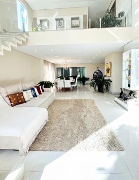 Casa alto padrão Manguinhos pé na praia