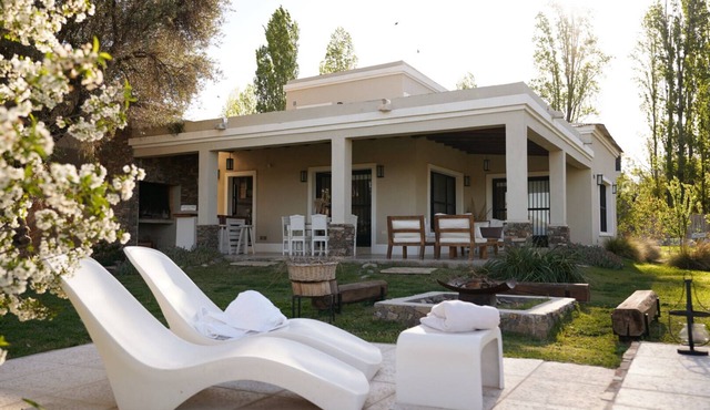 Casa Andina: Rustic Warmth, Fire Corner and Total Relaxation in Chacras