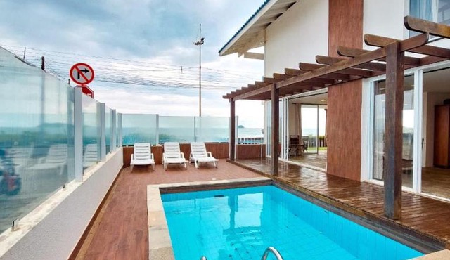 Casa Blue - Oceanfront in Itaguacu in São Francisco do Sul