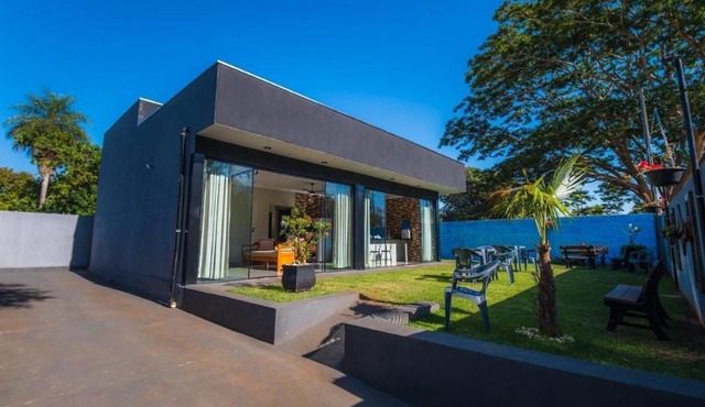 Casa com 2 suítes, cozinha completa , área de lazer, piscina infantil, 10 min do parque aquático