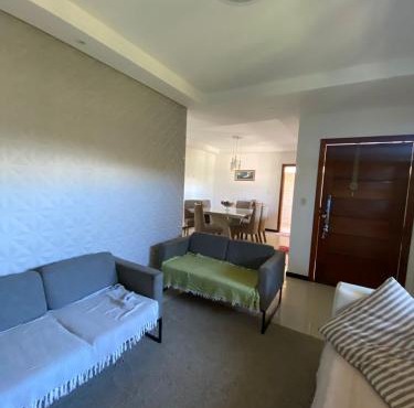 Casa com 3 quartos, suite e piscina