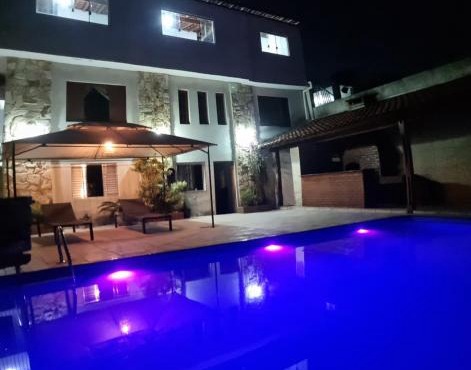 Casa com piscina e lazer em SBC SP