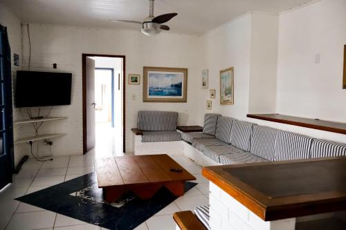 Casa com piscina patio e campinho em torres 1 quadra mar