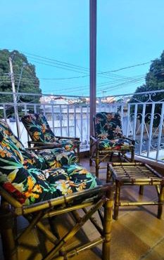 Casa Completa com 3 quartos perto do Centro, vaga de garagem e ar condicionado