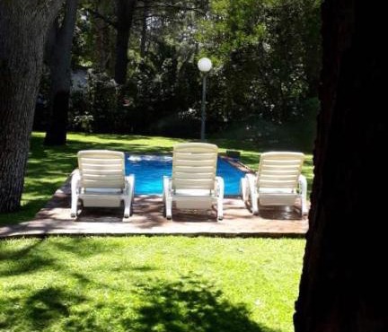 Casa en barrio Las Dunas con pileta climatizada y parrilla
