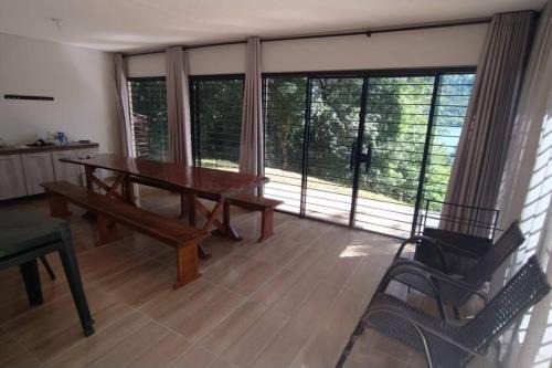Casa Frente ao lago - Goio En
