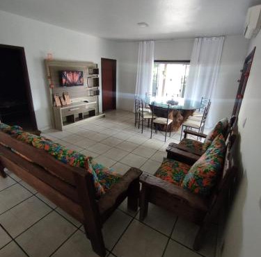 Casa grande, 700m da praia, São Francisco do Sul - SC in São Francisco do Sul