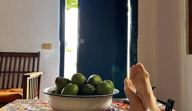 Casa histórica na rua da praça