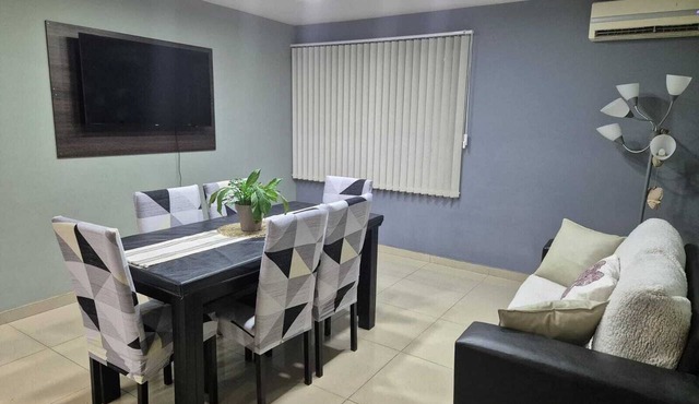 Casa Lupe - 3BDR with Heated pool - 8 min airport/12 min center