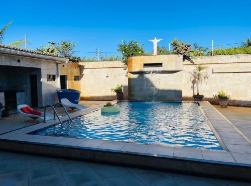 Casa na Aruana 200m da Praia 4,5 km ate Restaurante Cariri, piscina, churrasqueira