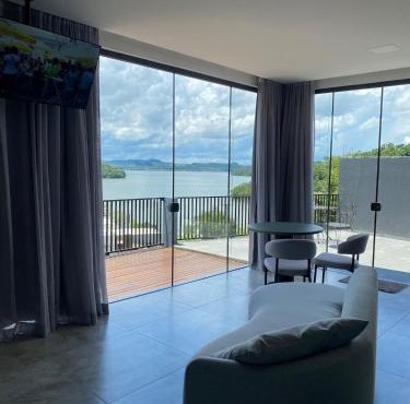 Casa Refúgio Mirante com vista espetacular para o Lago