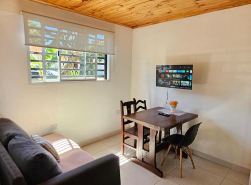 Casita pintoresca con entre piso