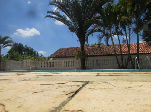 Chácara c piscina e churrasqueira em sta isabel in Santa Isabel