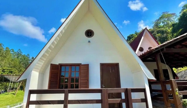 Chalet Zürich - a double chalet built on rock in Marechal Floriano